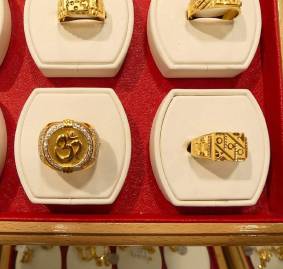 Shop Men Gold Rings in Papatoetoe